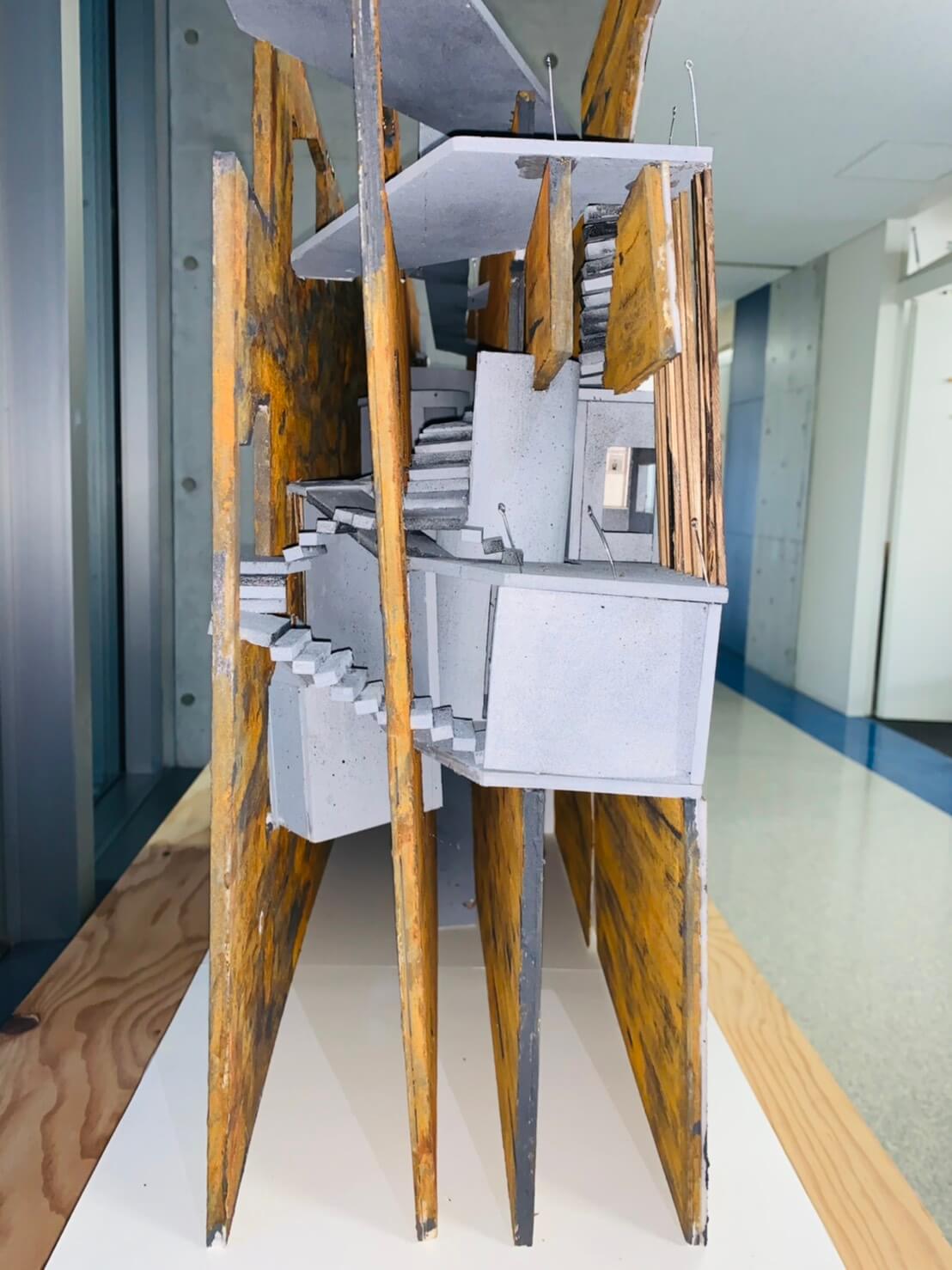 拡張自己の建築 -身体性の再考による住宅の思考実験--52